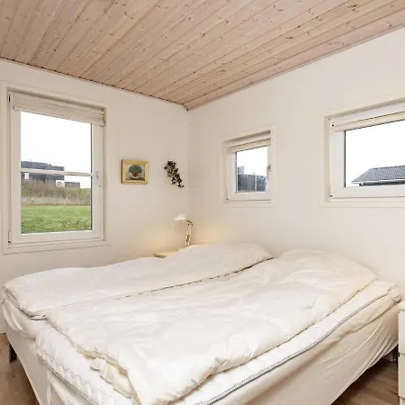 10 Person Holiday In L Kken